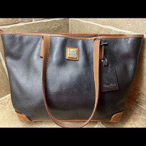 Dooney & Bourke Pebble Grain Leather Charleston Shoulder Bag Black w/Keychain